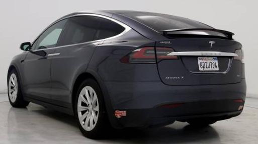 TESLA MODEL X 2018 5YJXCDE2XJF092082 image